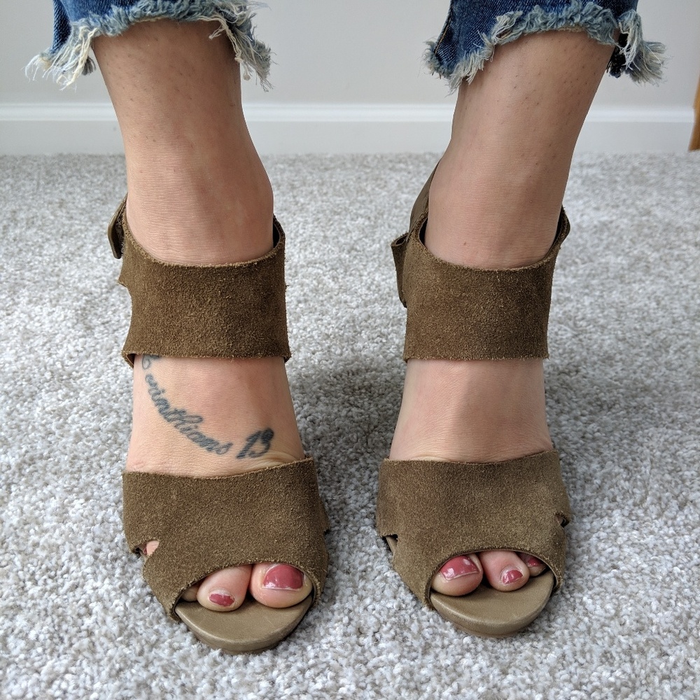 Pedro Garcia Peep Toe Heel